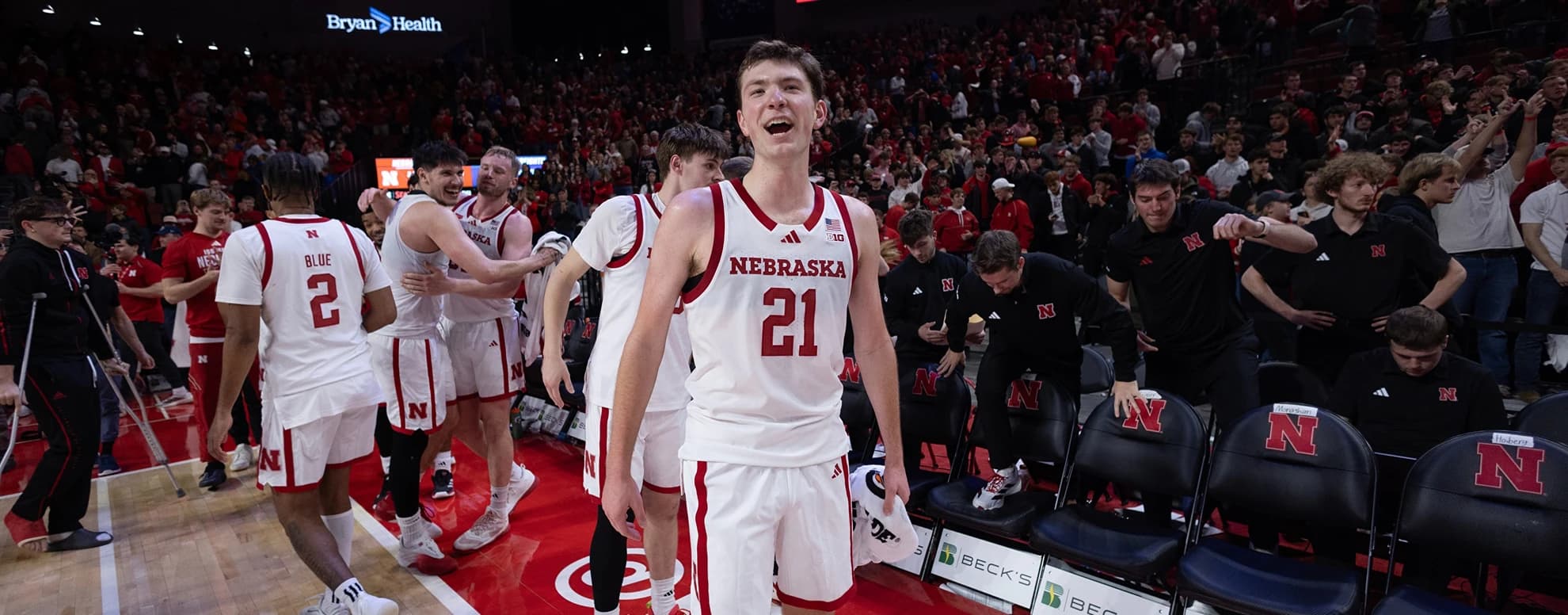 No. 23 Nebraska Shocks No.13 Illinois at the Buzzer, Moves to 11-0 for First Time in Program History