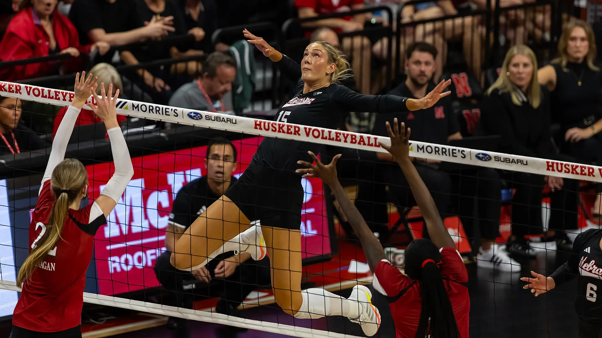 No. 1 Nebraska Sweeps No. 7 Wisconsin